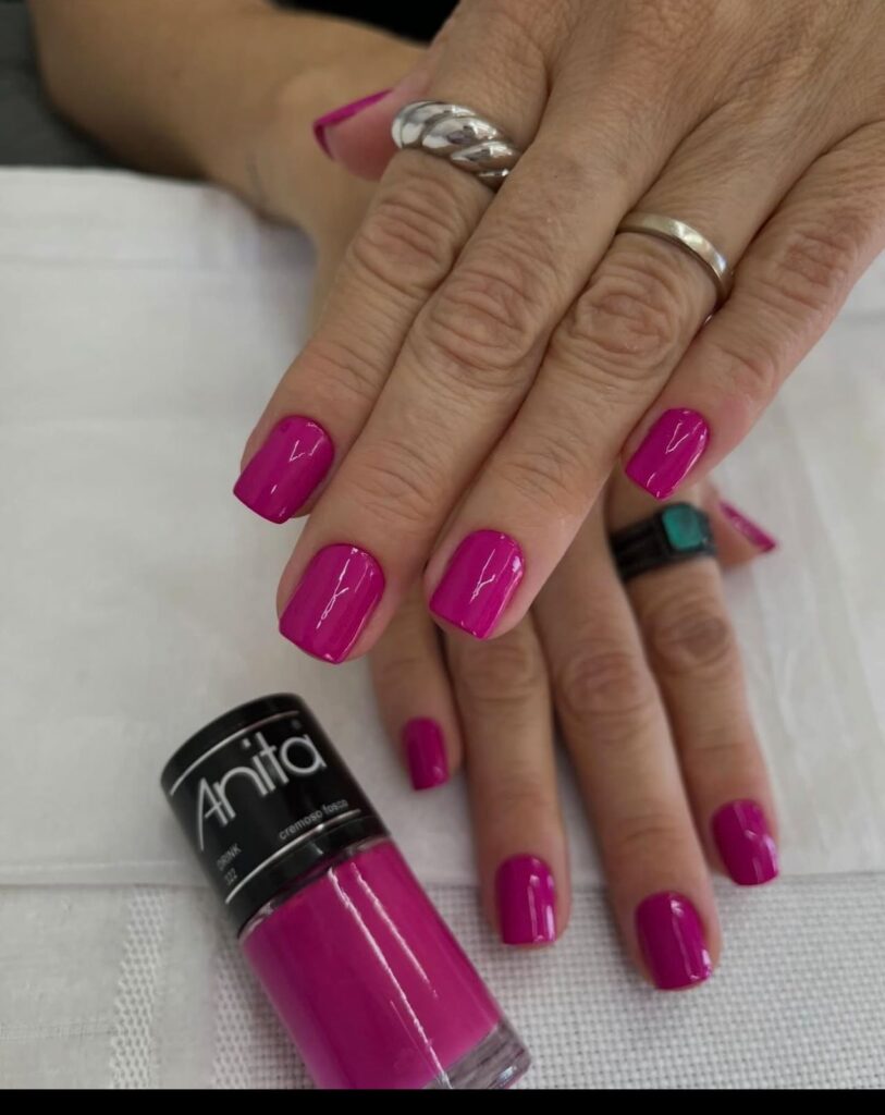 Riesgos invisibles en los salones de uñas y químicos diarios